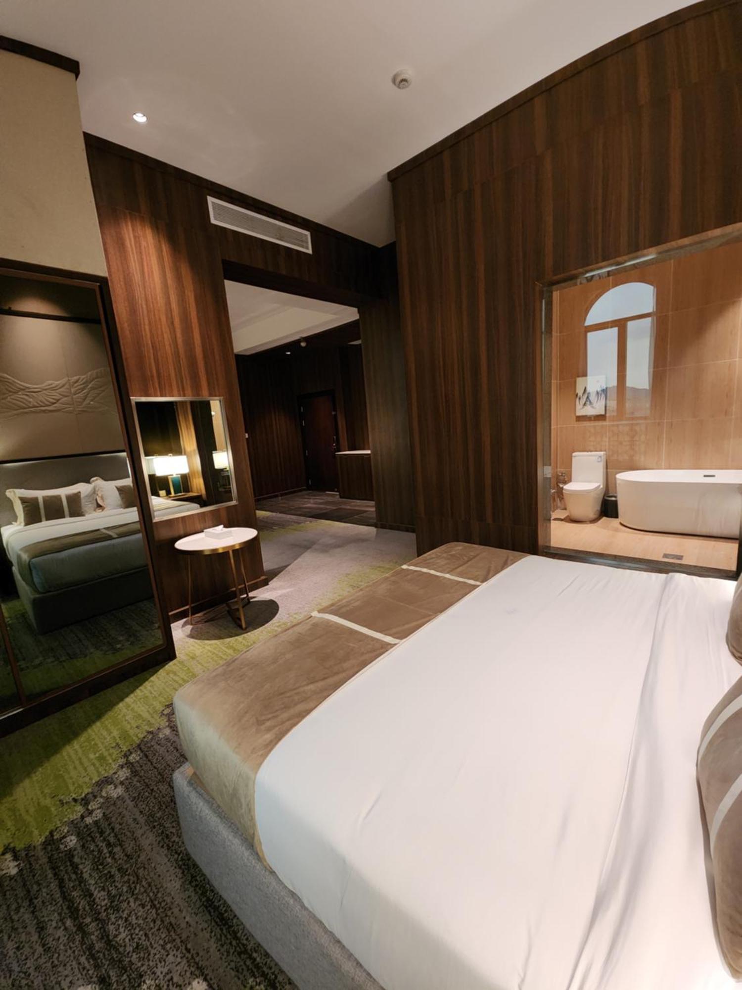 Azar Hotel Ahad Rafidah Exteriör bild